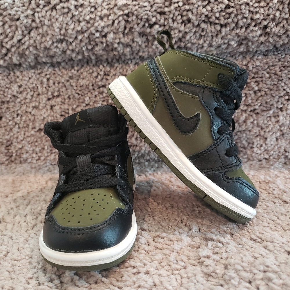 Toddler Shoes - Picture 1 of 4